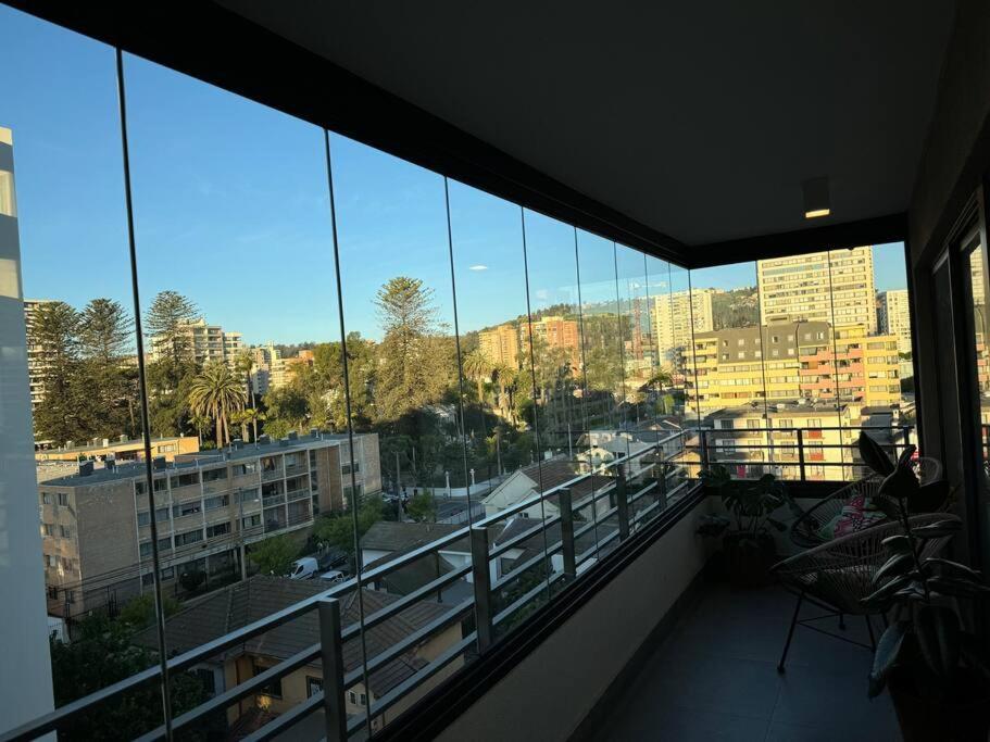 Hermosa Vista Al Palacio Rioja En Apartamento